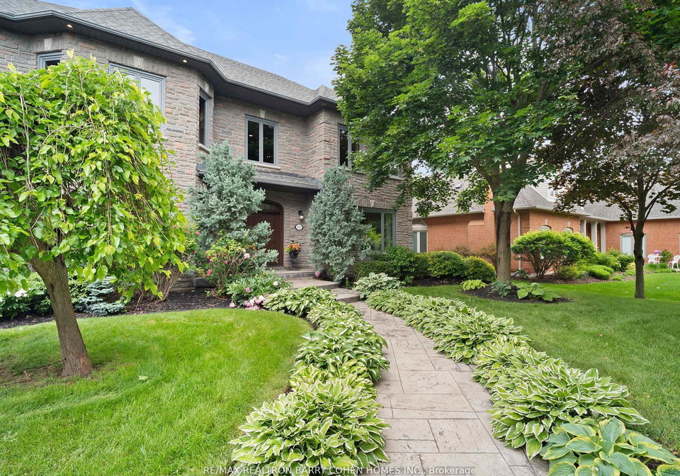 157-treegrove-circle-s-aurora-ontario-n12162369