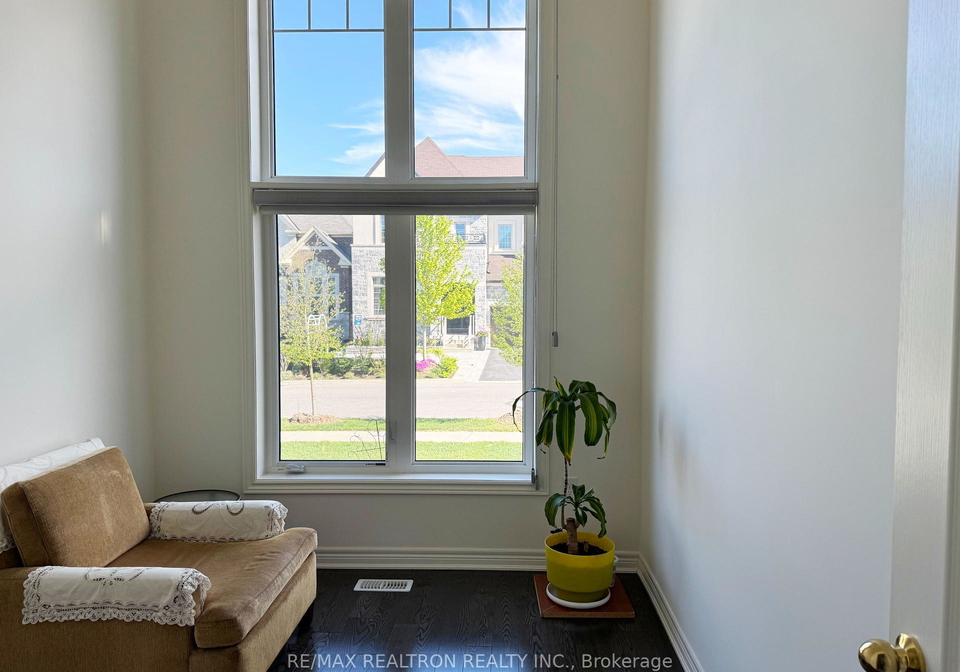 32-drive-pearson-east-gwillimbury-ontario-n12166380