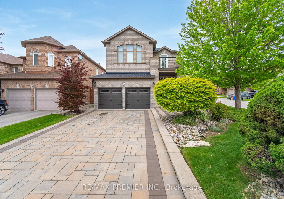 1-crown-crescent-vaughan-ontario-n12166393