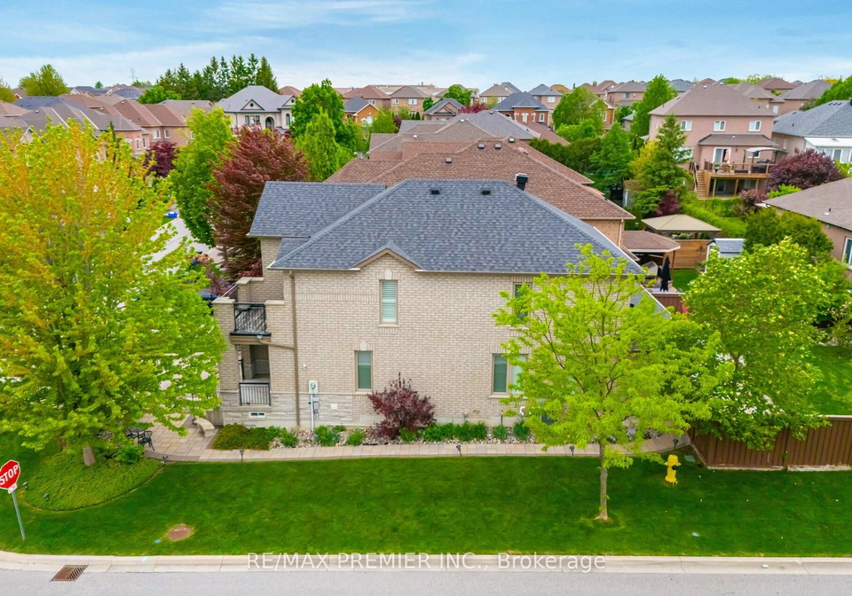 1-crown-crescent-vaughan-ontario-n12166393