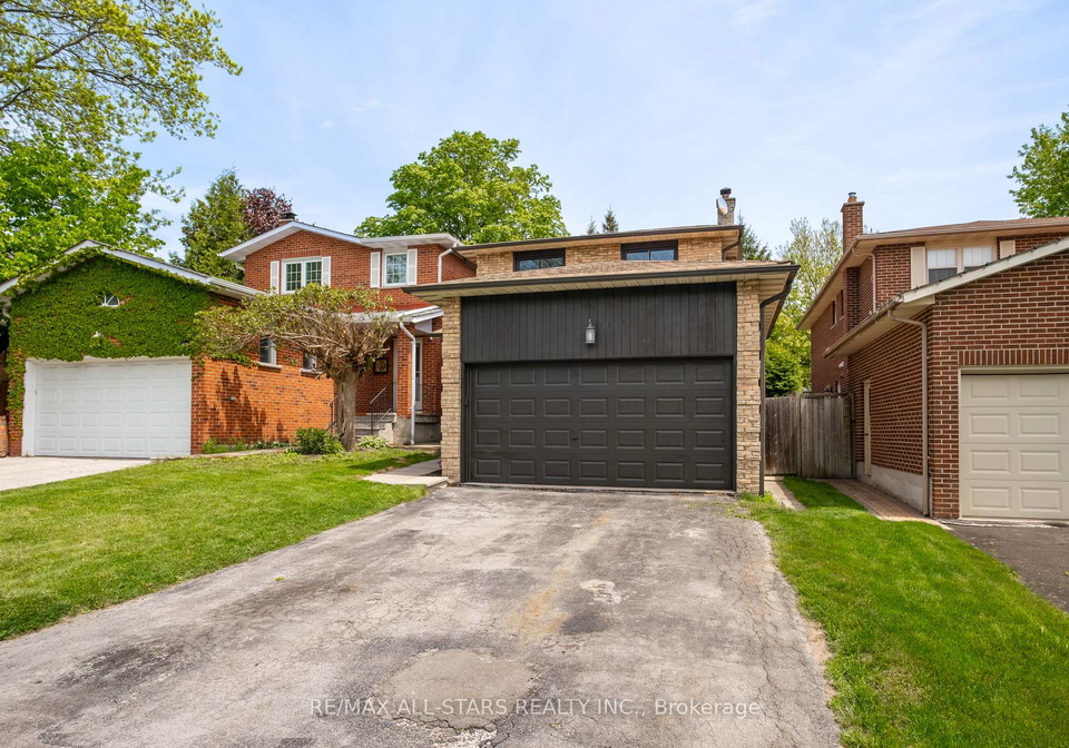 164-major-buttons-drive-markham-ontario-n12167621