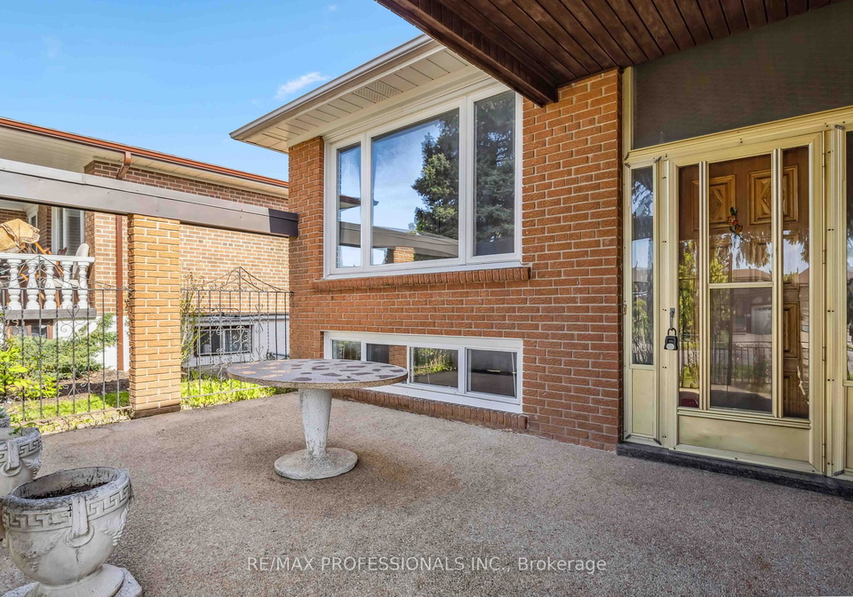 525-woodbridge-avenue-vaughan-ontario-n12168436