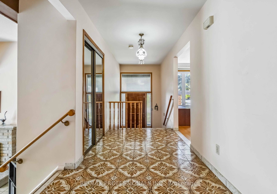 525-woodbridge-avenue-vaughan-ontario-n12168436