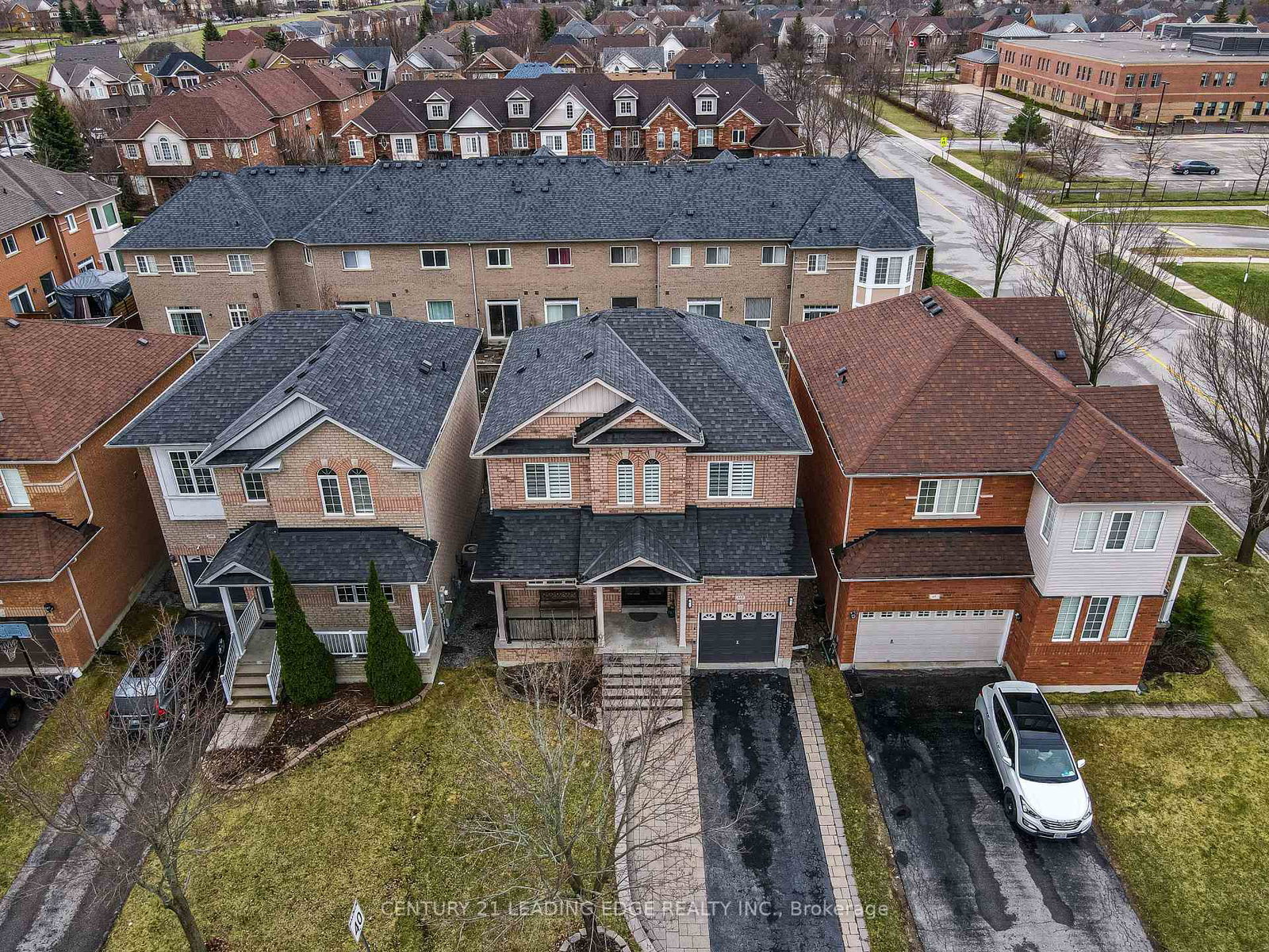112-watkins-glen-crescent-aurora-ontario-n12170442