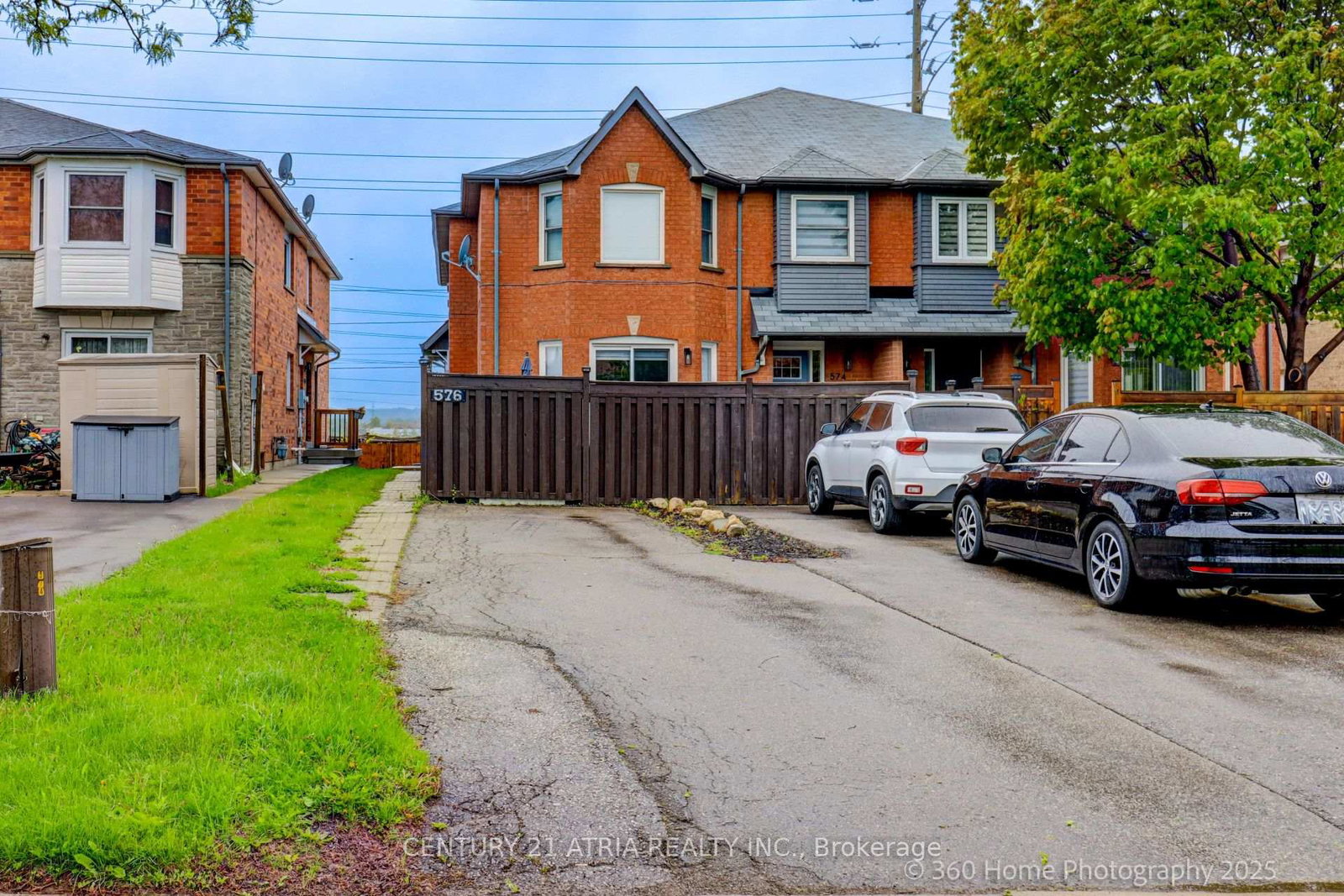 576-pinder-avenue-newmarket-ontario-n12172011
