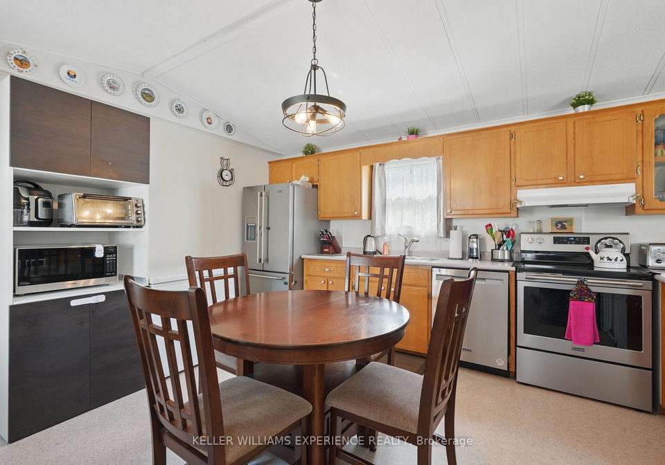 7-shamrock-crescent-essa-ontario-n12176548