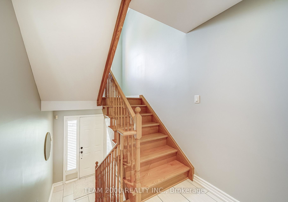 36-isa-court-vaughan-ontario-n12178002