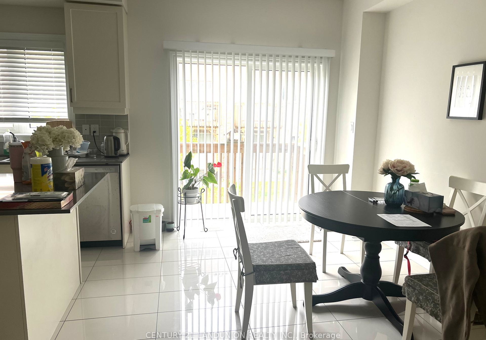 122-gordon-circle-newmarket-ontario-n12179653