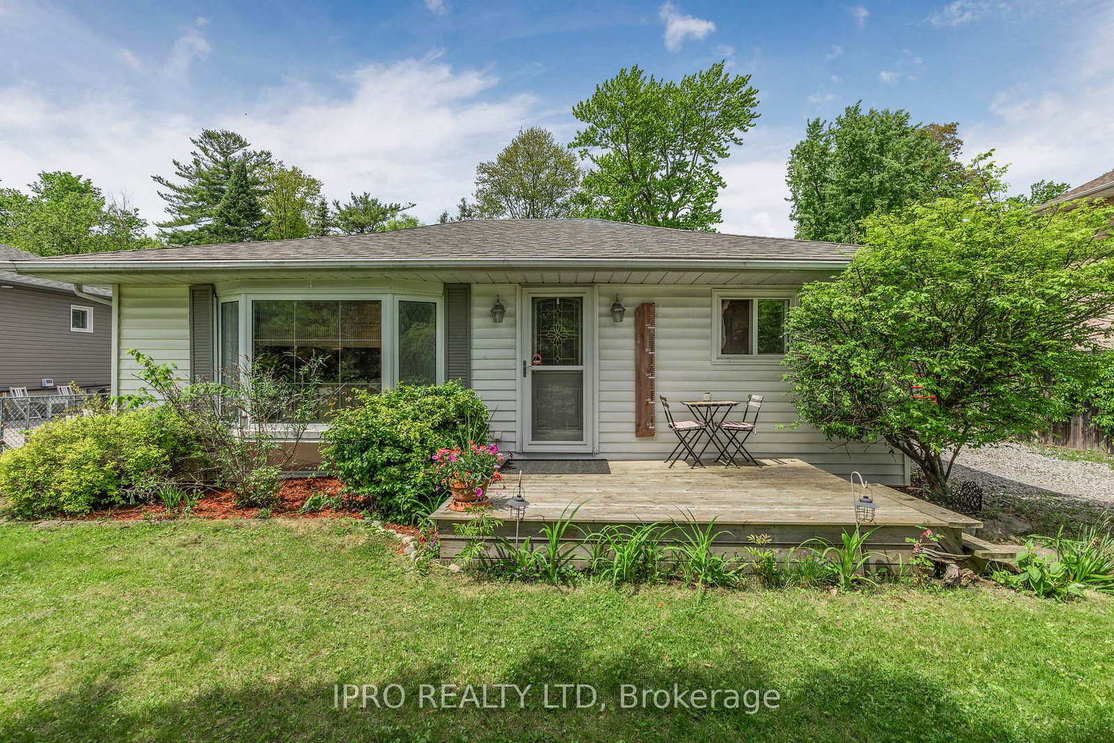 36-oak-avenue-east-gwillimbury-ontario-n12180390