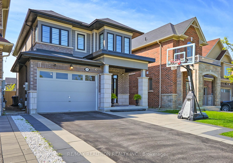 19-hackett-street-east-gwillimbury-ontario-n12183176