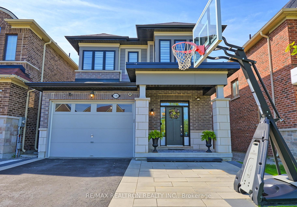 19-hackett-street-east-gwillimbury-ontario-n12183176
