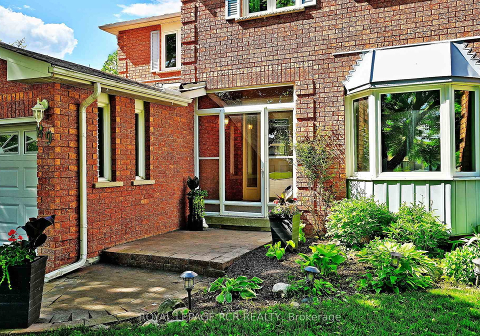 89-mcintyre-court-newmarket-ontario-n12183725
