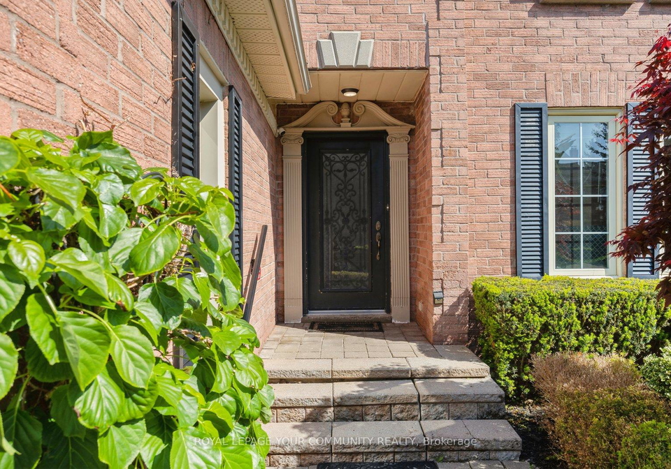 16-white-lodge-crescent-richmond-hill-ontario-n12189214