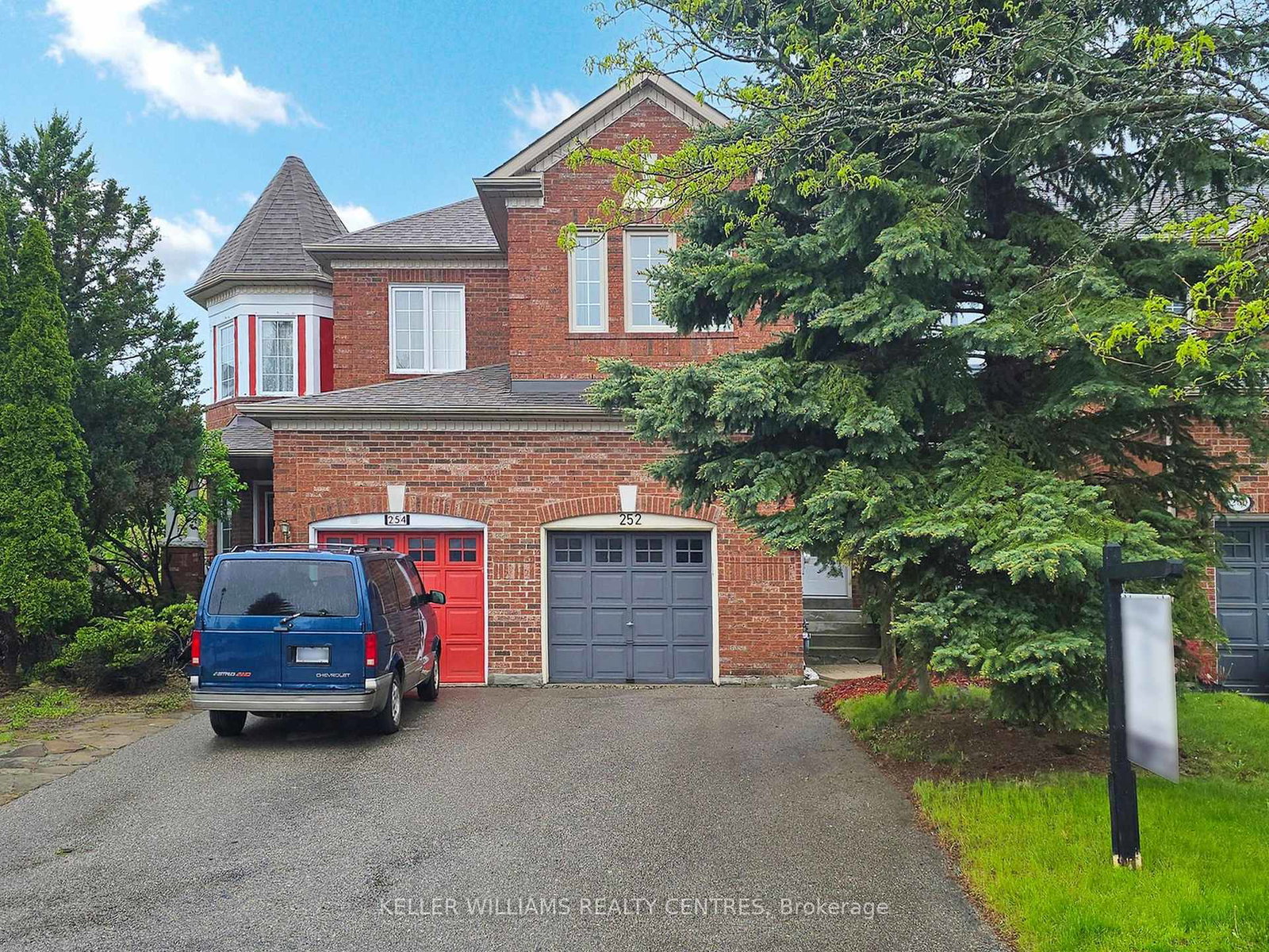 252-denise-circle-newmarket-ontario-n12189245