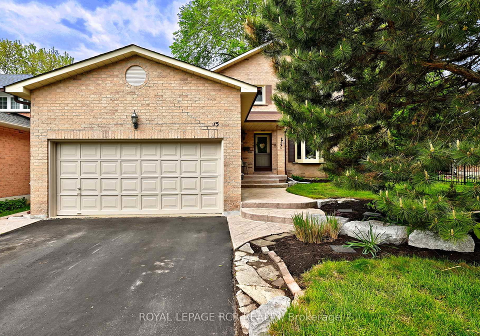 15-meadowood-drive-aurora-ontario-n12191571