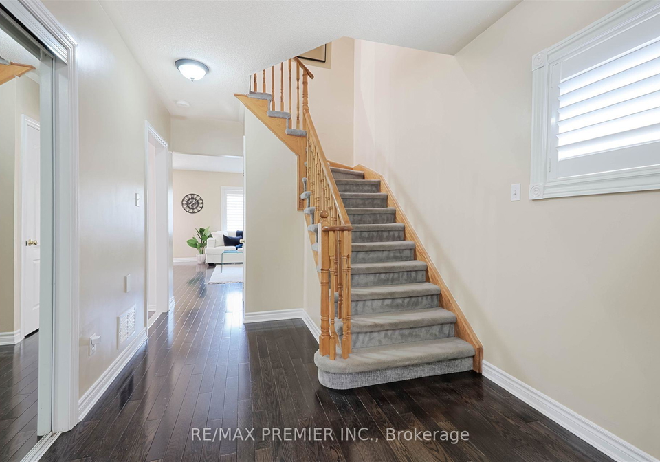 443-carruthers-avenue-newmarket-ontario-n12194972