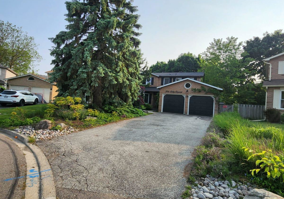 376-selby-crescent-newmarket-ontario-n12196597