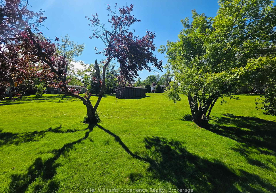 2-elm-court-innisfil-ontario-n12198637