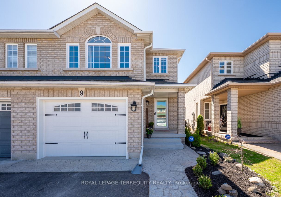 9-kalmar-crescent-richmond-hill-ontario-n12199919