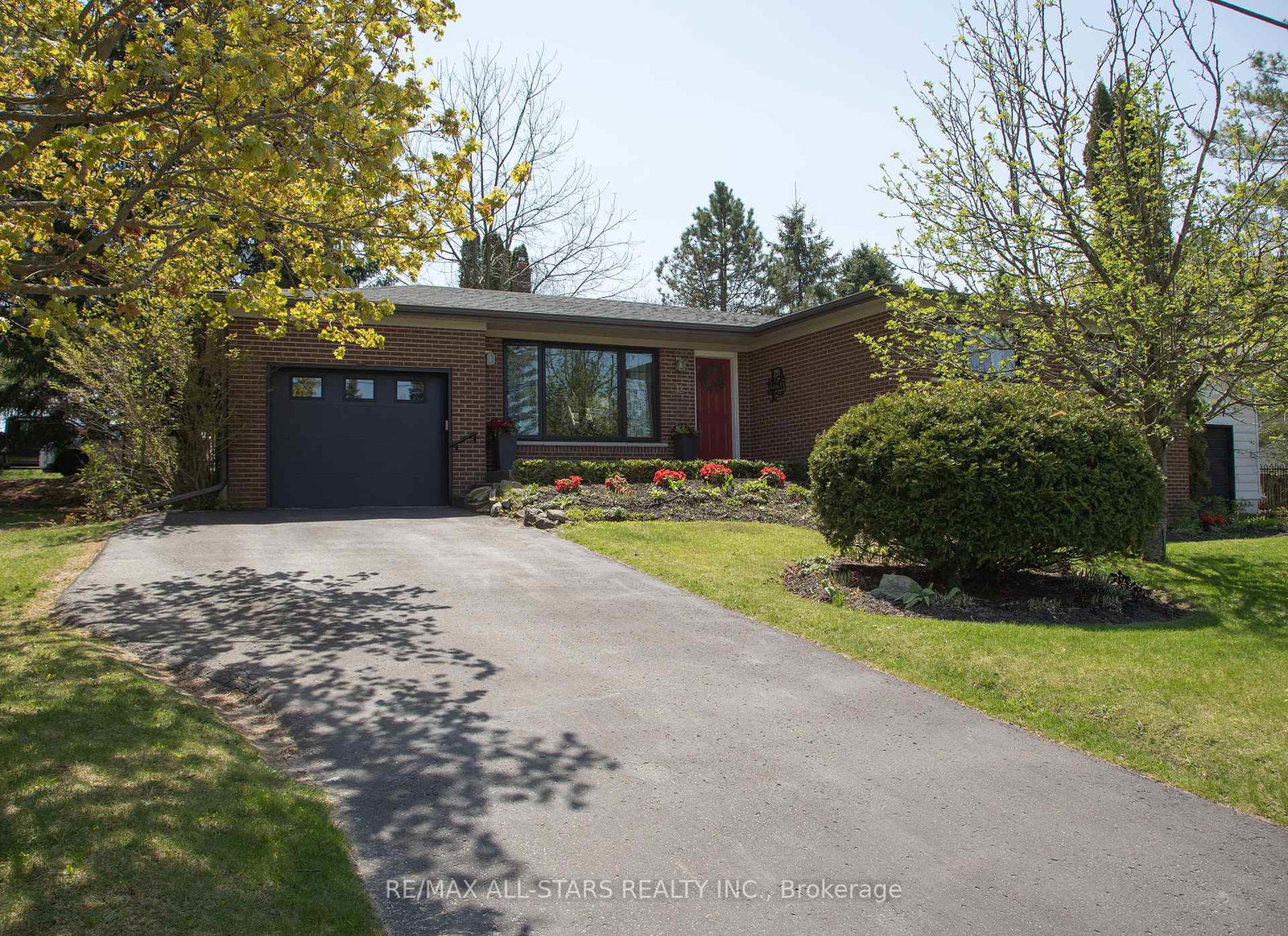 12-joseph-street-uxbridge-ontario-n12201455