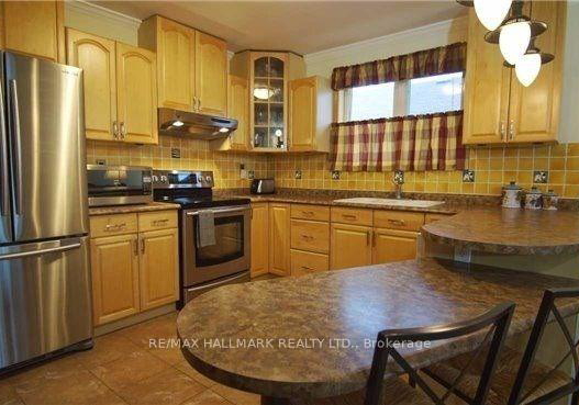 8-corbett-crescent-aurora-ontario-n12201576
