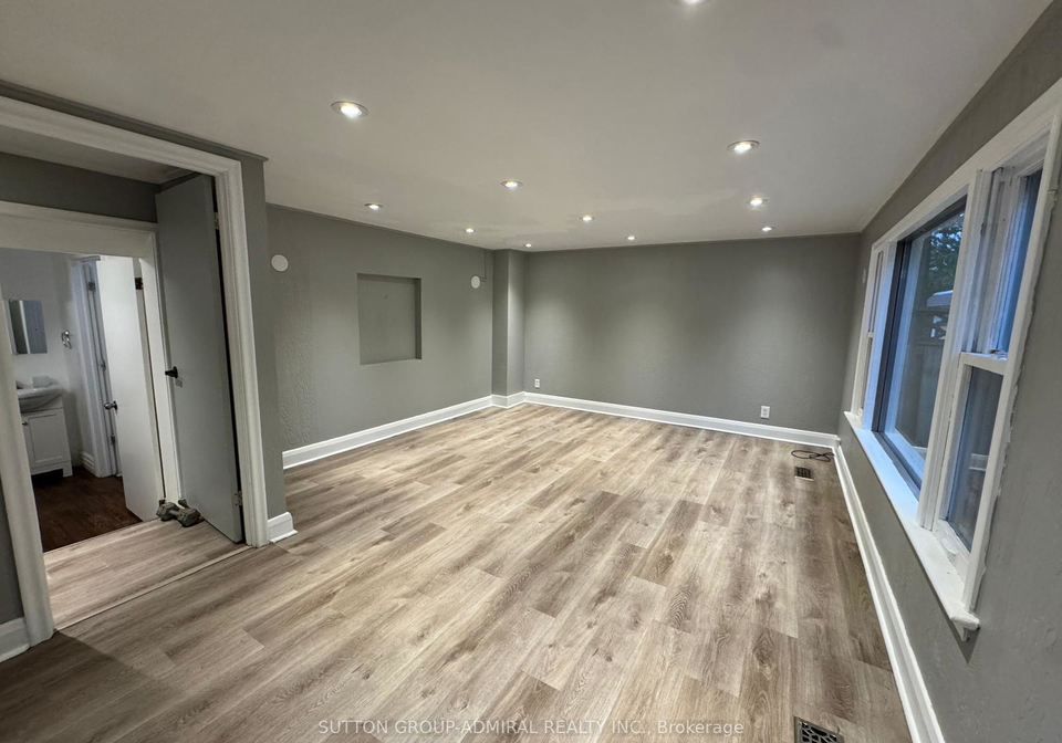 31-machell-avenue-aurora-ontario-n12206305