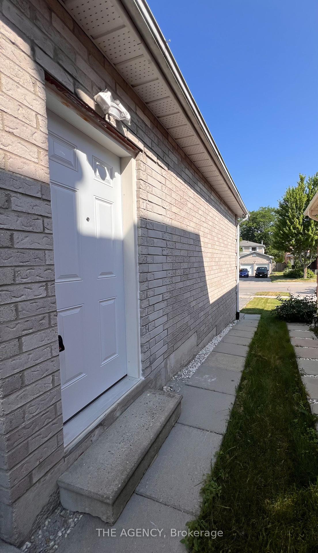 1054-leslie-valley-drive-newmarket-ontario-n12207123