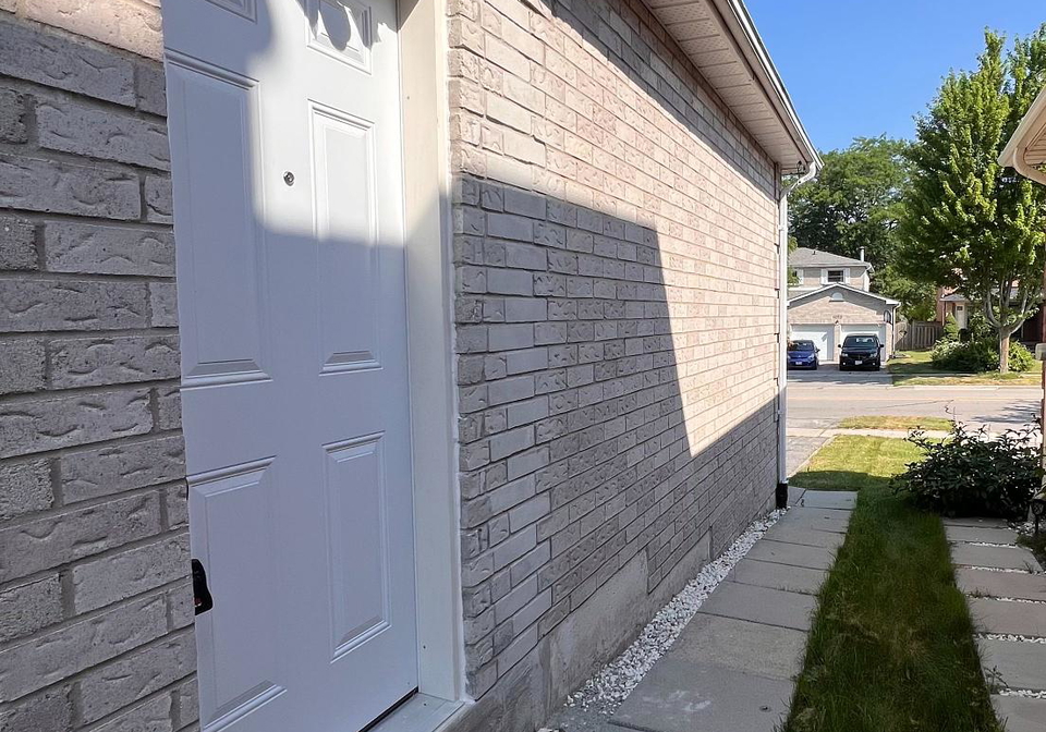 1054-leslie-valley-drive-newmarket-ontario-n12207123