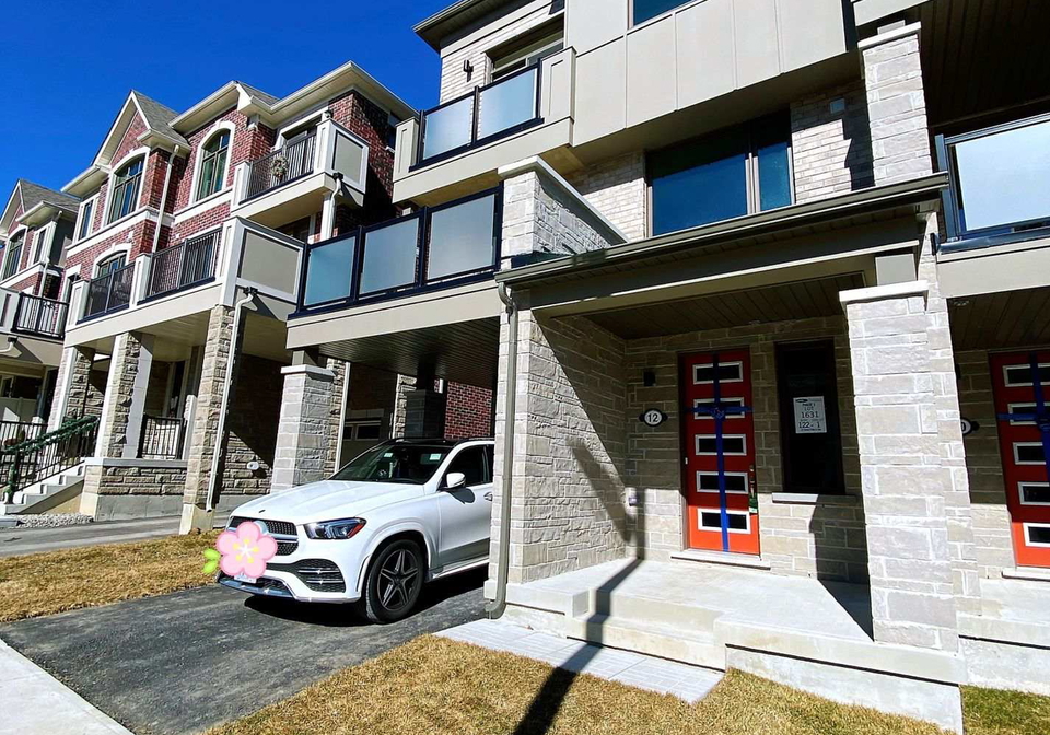 12-thomas-frisby-jr-crescent-markham-ontario-n12208082