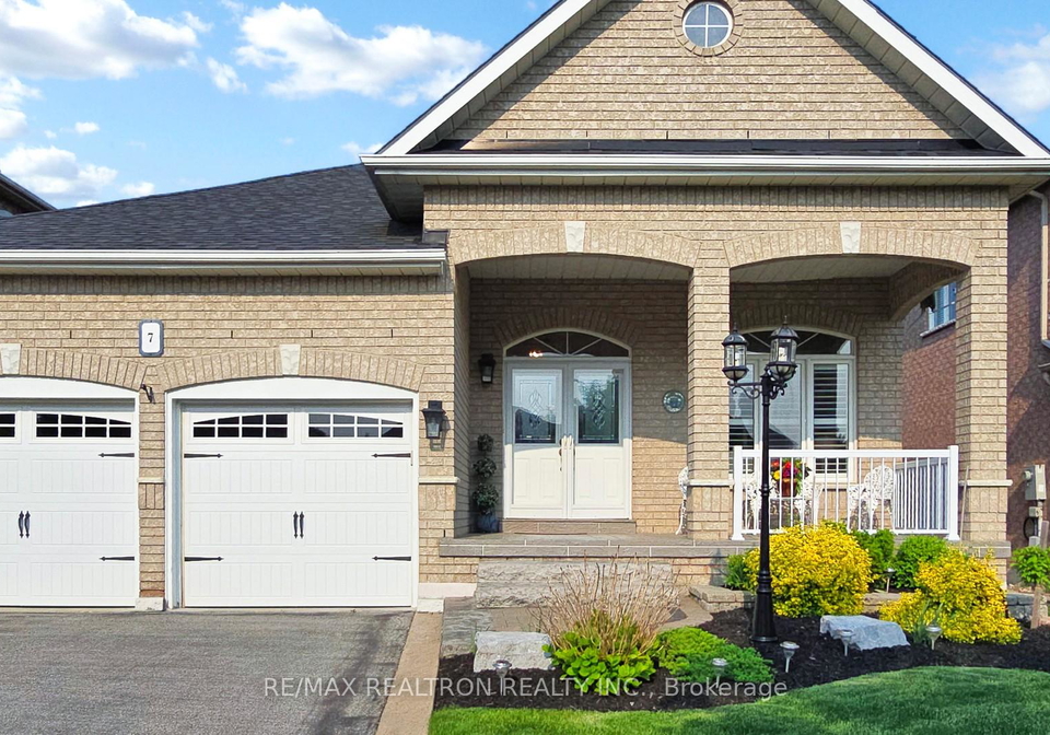7-emily-court-richmond-hill-ontario-n12209478