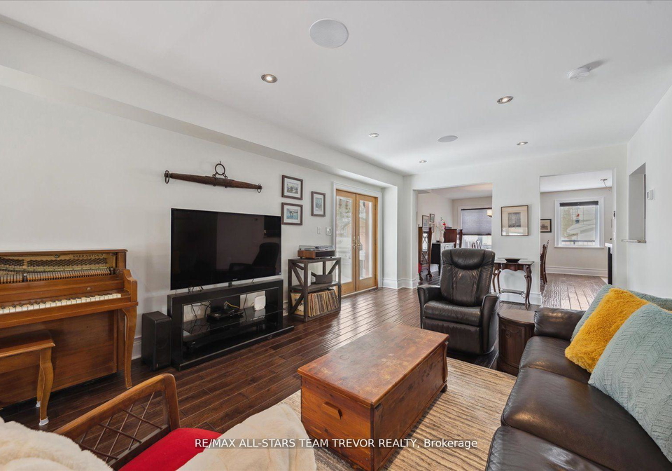 27-corbett-crescent-aurora-ontario-n12210400