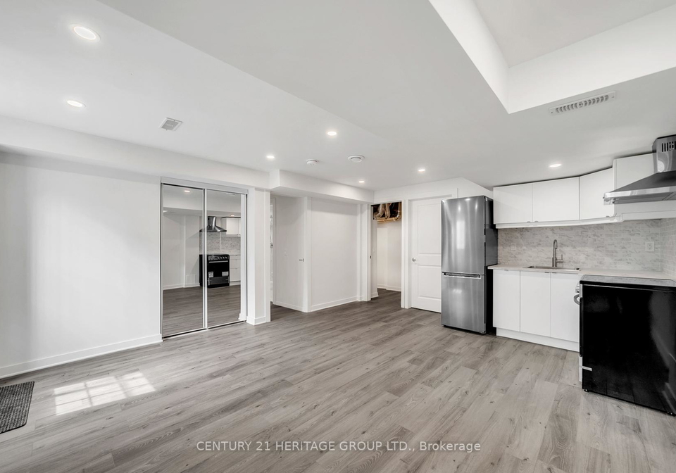 516-seaview-heights-east-gwillimbury-ontario-n12211453