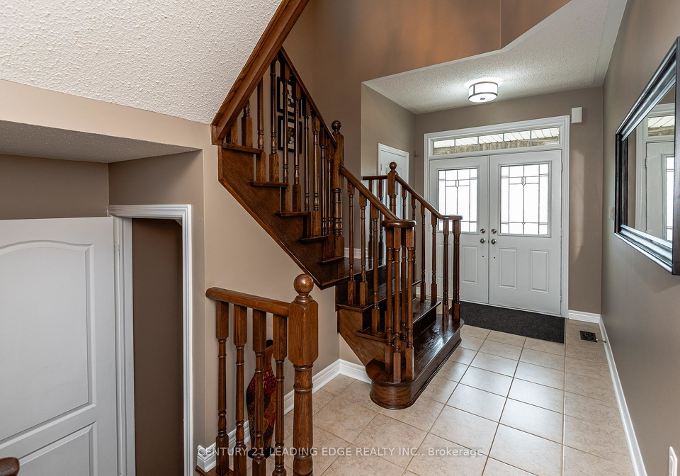 7-mccann-crescent-bradford-west-gwillimbury-ontario-n12212160