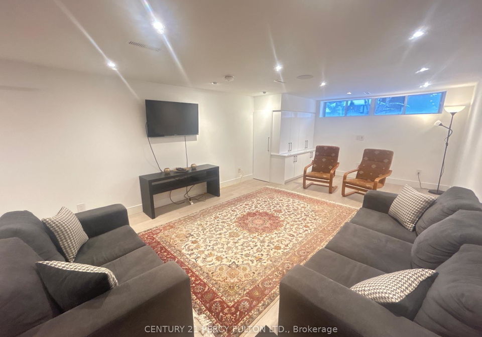 19-holman-crescent-aurora-ontario-n12212861