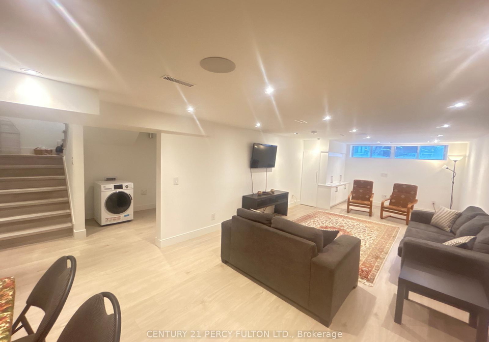 19-holman-crescent-aurora-ontario-n12212861