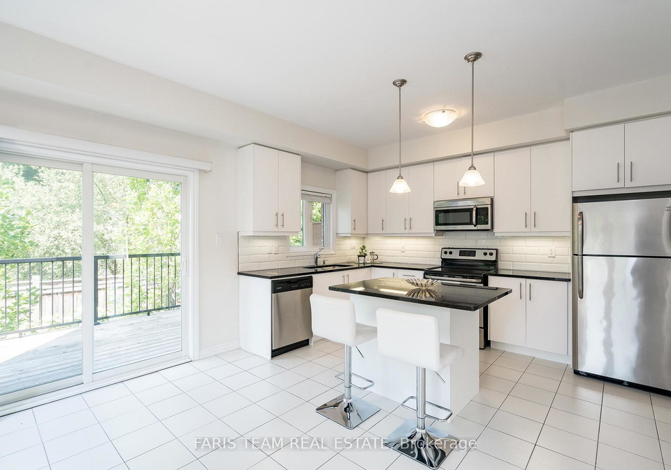 224-appleton-court-newmarket-ontario-n12216086