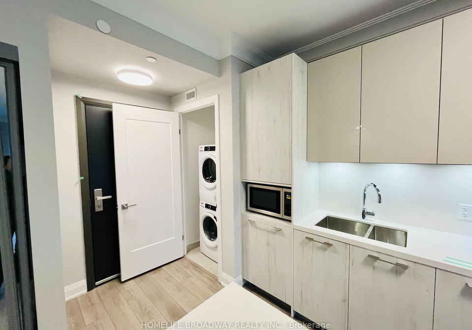 8-water-walk-drive-markham-ontario-n12216379