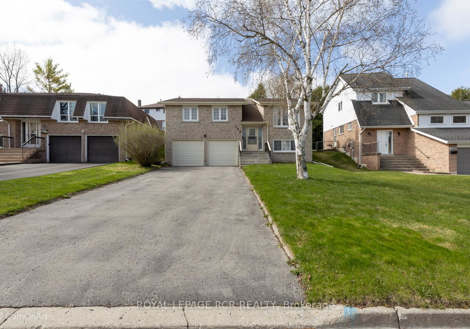 120-rutledge-avenue-newmarket-ontario-n12220355
