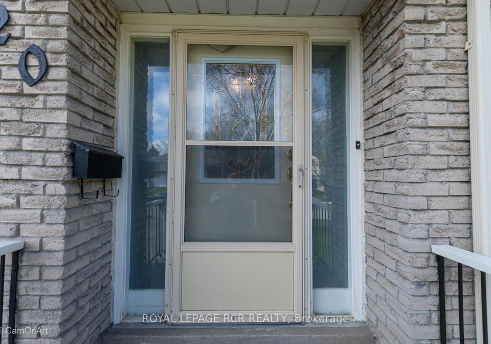 120-rutledge-avenue-newmarket-ontario-n12220355