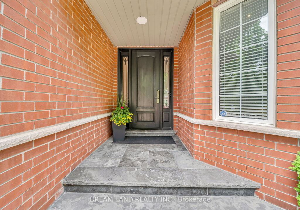 90-red-ash-drive-markham-ontario-n12221872