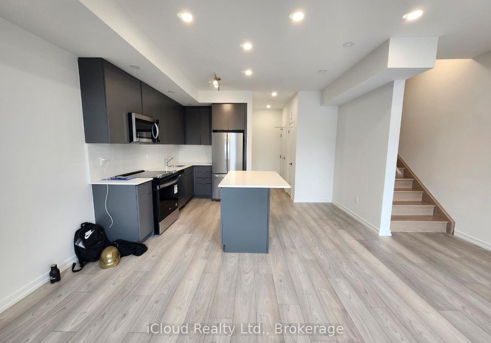 14-lytham-grn-circle-newmarket-ontario-n12221926