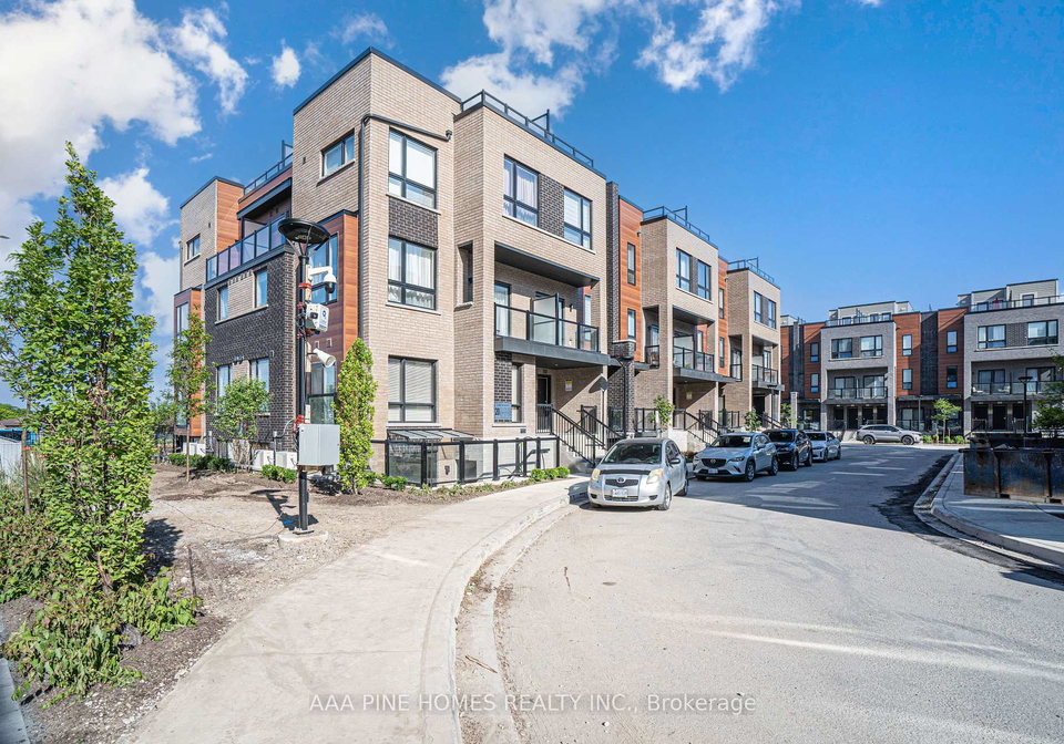 20-lytham-green-circle-newmarket-ontario-n12222130