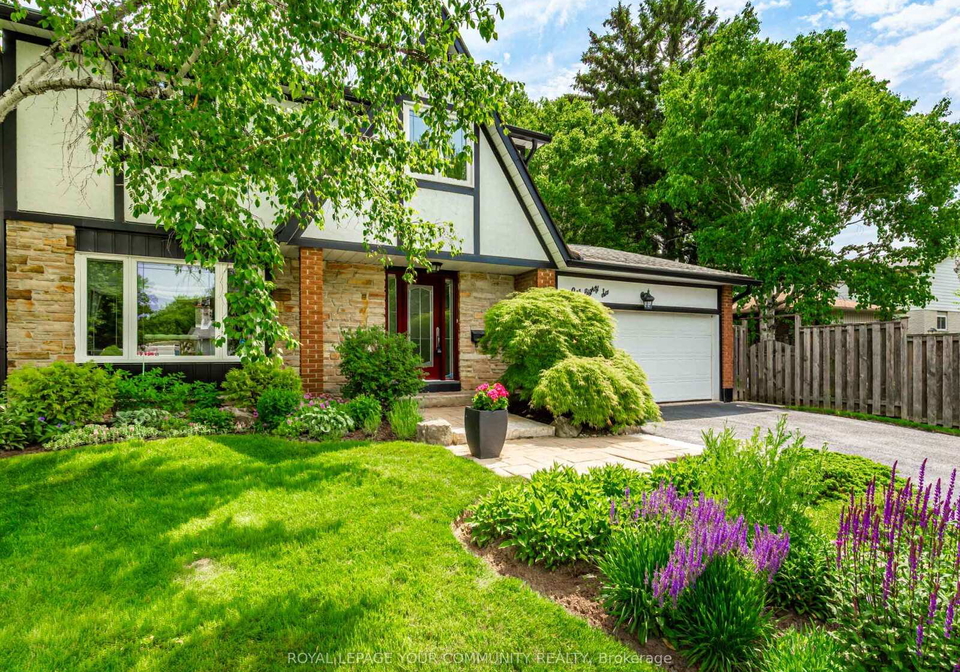 186-romfield-circuit-markham-ontario-n12222937