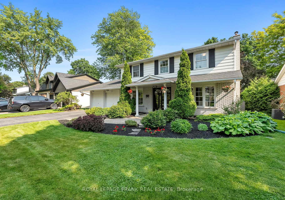 23-senator-reesors-drive-markham-ontario-n12223670