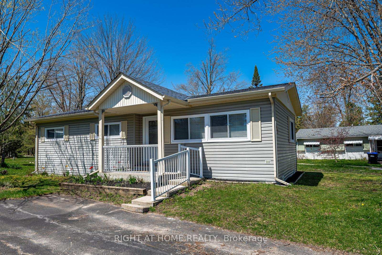 83-hawthorne-drive-innisfil-ontario-n12224888