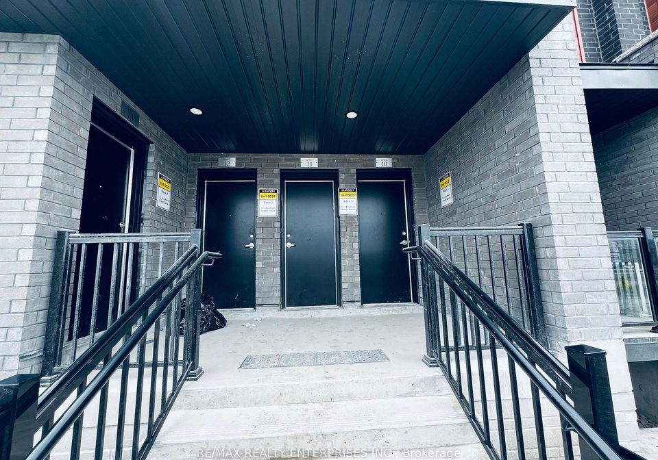 14-lytham-green-circle-newmarket-ontario-n12227357