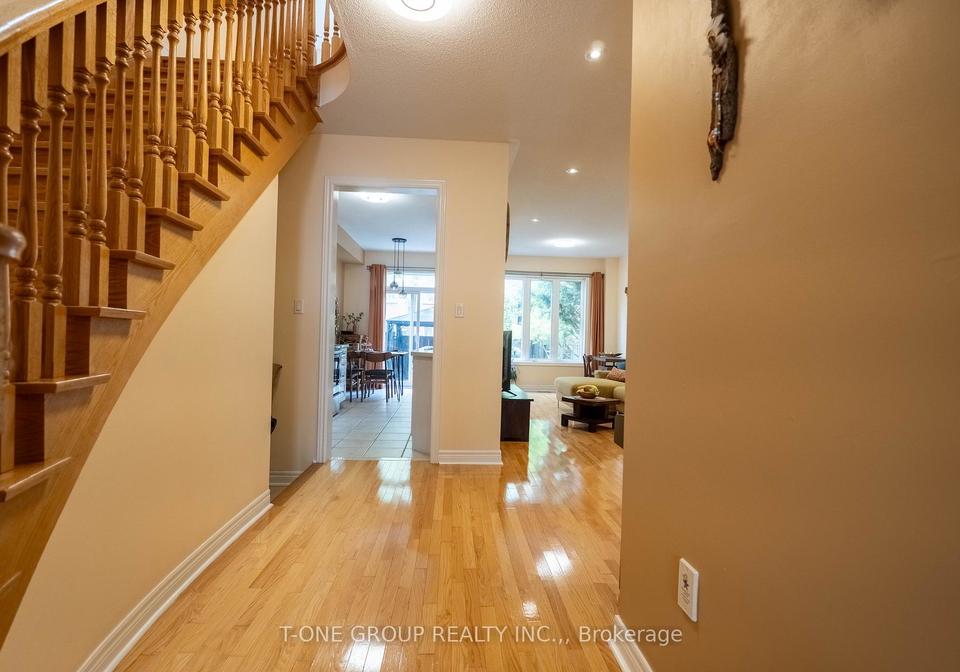 8-townwood-drive-richmond-hill-ontario-n12228093