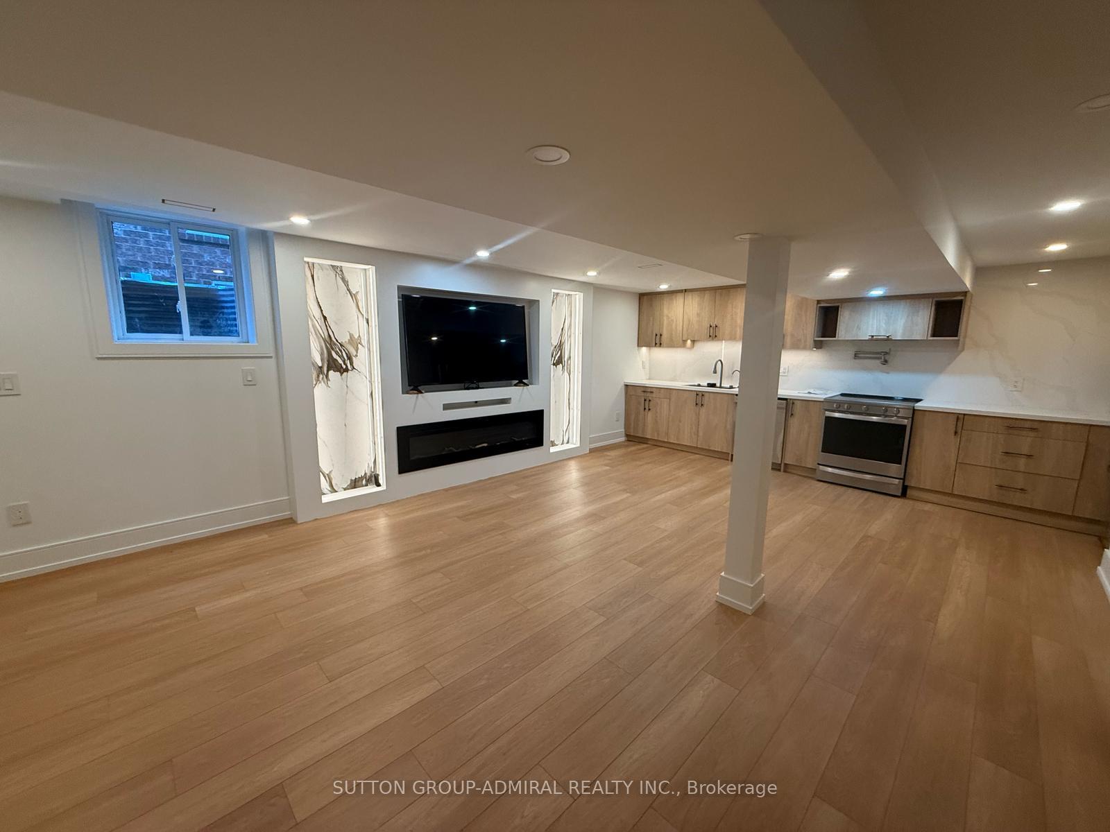 443-silken-laumann-drive-newmarket-ontario-n12229311