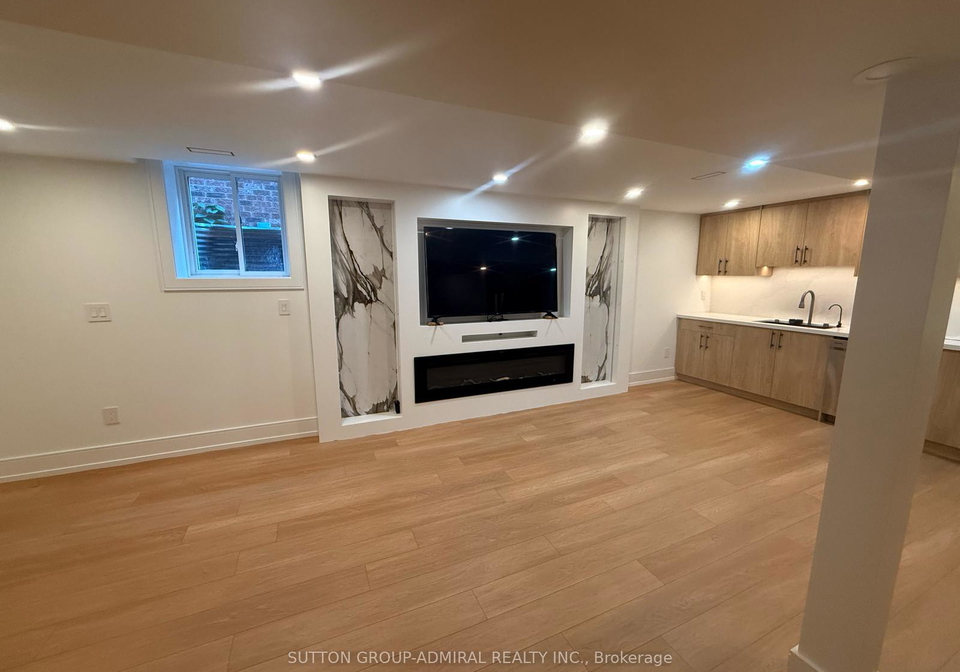 443-silken-laumann-drive-newmarket-ontario-n12229311