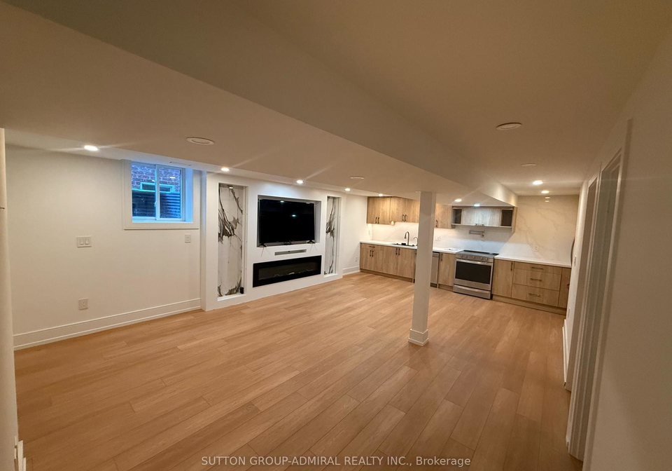 443-silken-laumann-drive-newmarket-ontario-n12229311